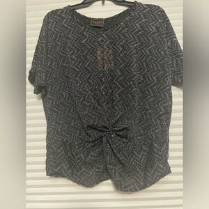 Amana black blouse Women’s Large NWT